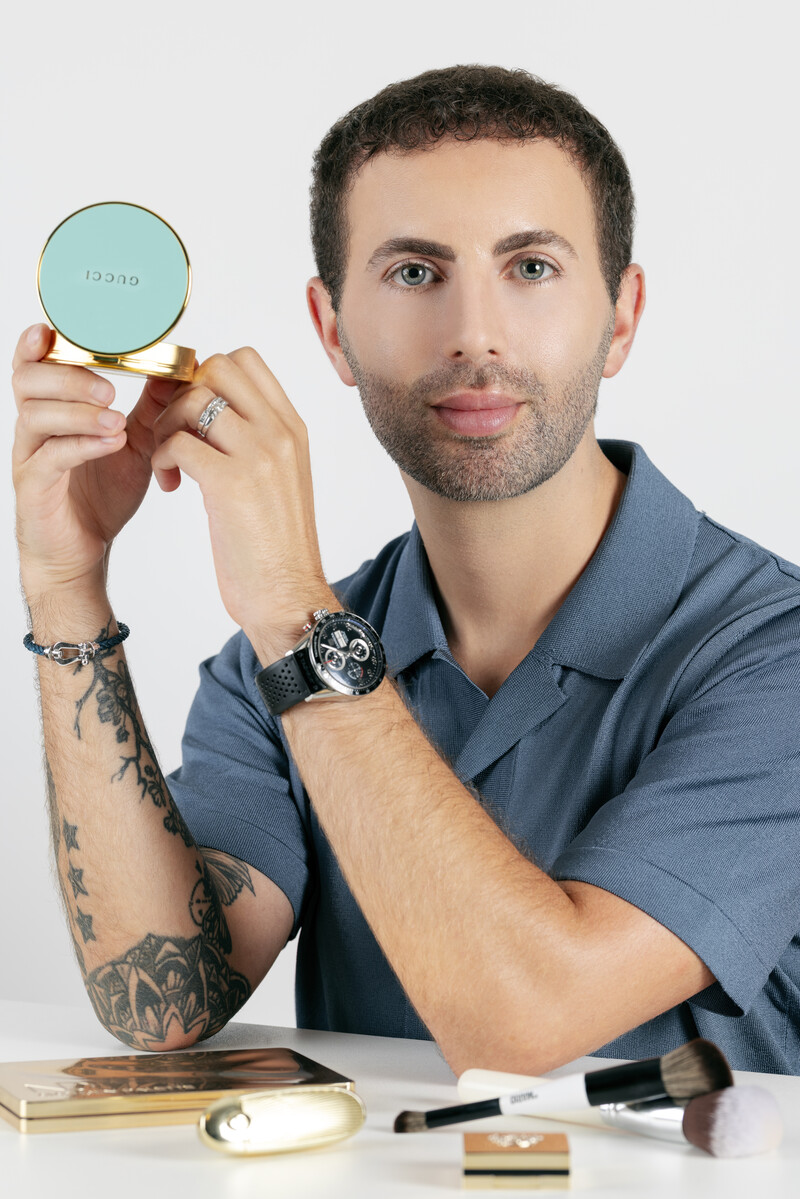 dr mika maquilleur et coiffeur